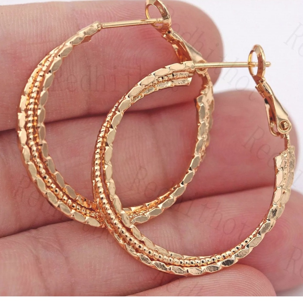 NEW gold hoop earrings jewelry - Picture 1 of 3